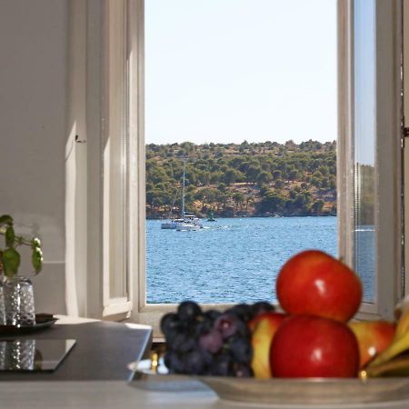 Swan Adriatic Apartment & Room Шибеник Экстерьер фото