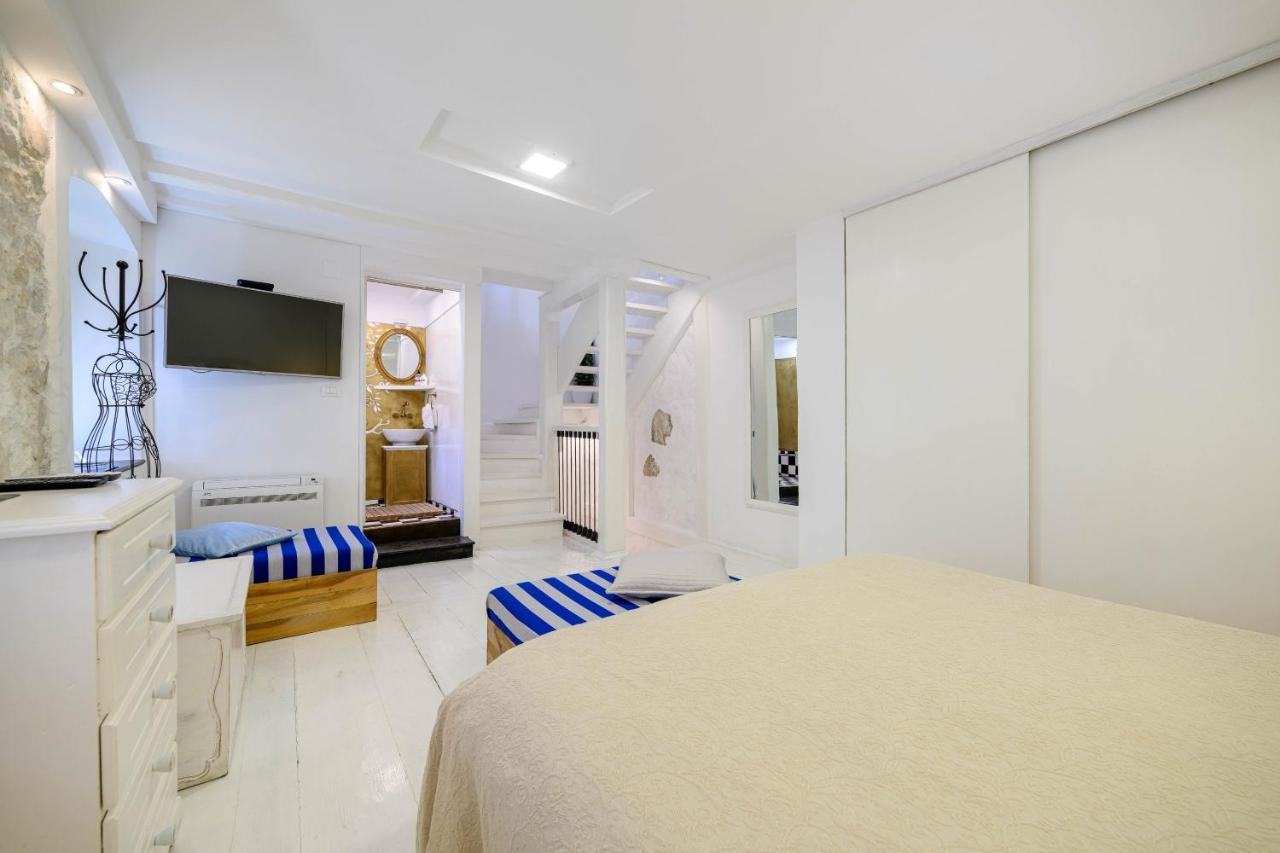 Swan Adriatic Apartment & Room Шибеник Экстерьер фото