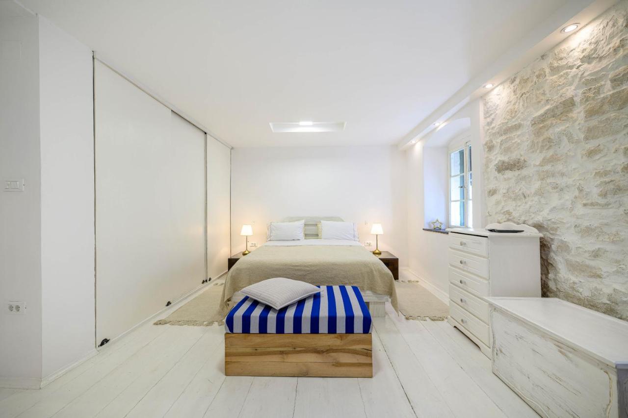 Swan Adriatic Apartment & Room Шибеник Экстерьер фото