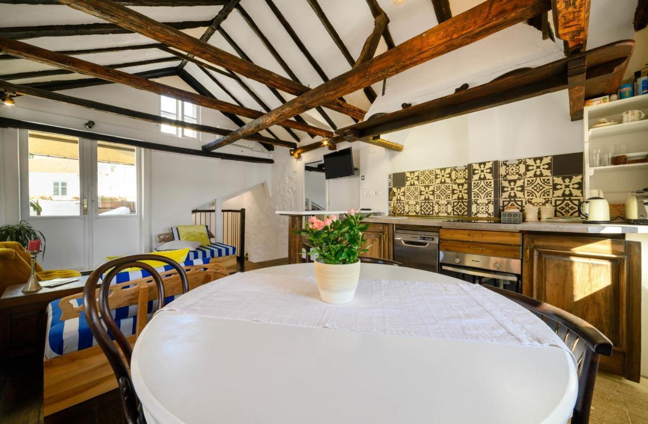 Swan Adriatic Apartment & Room Шибеник Экстерьер фото
