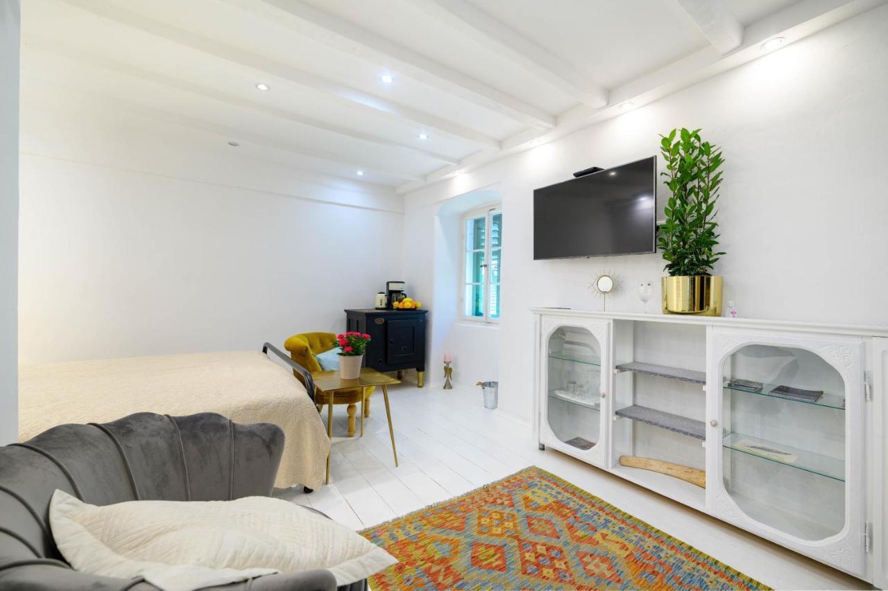 Swan Adriatic Apartment & Room Шибеник Экстерьер фото