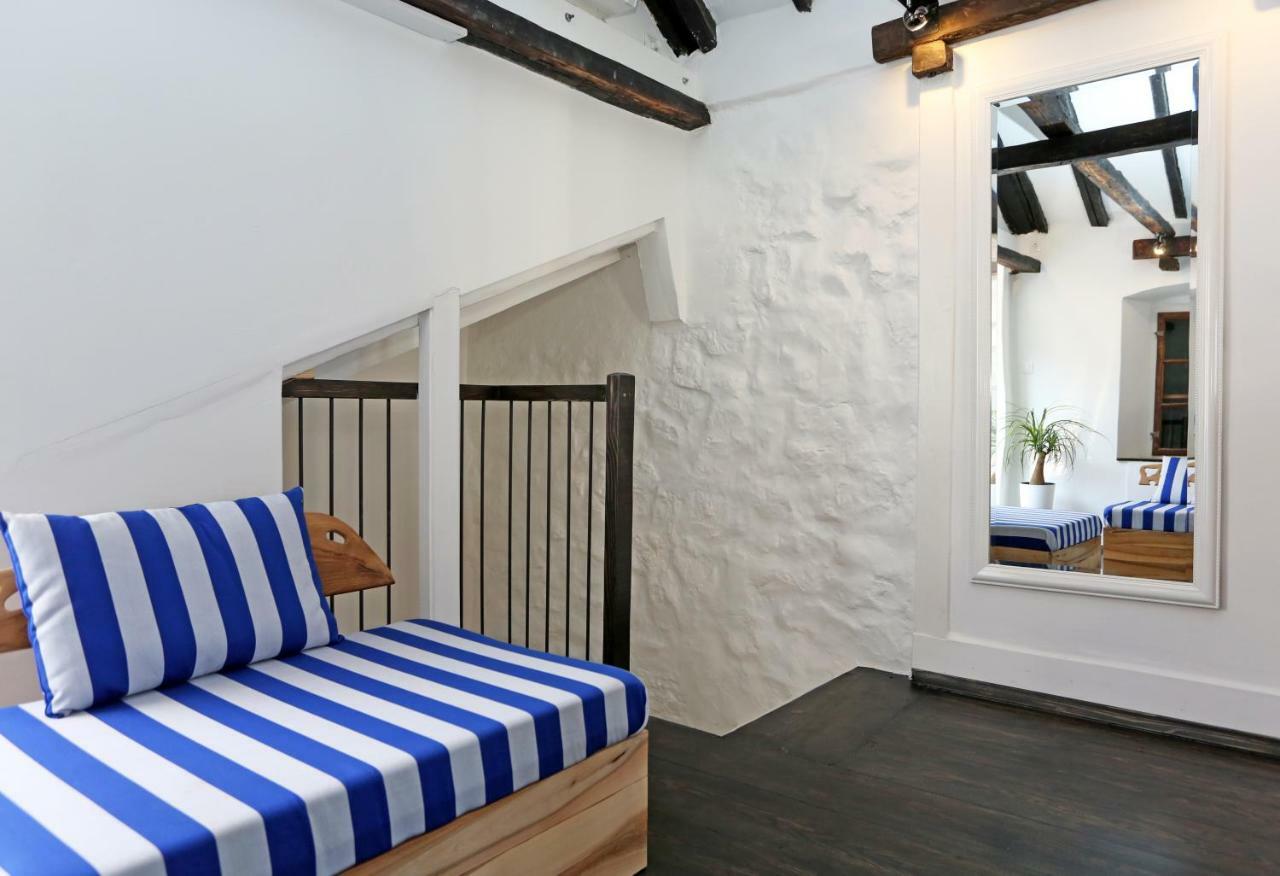 Swan Adriatic Apartment & Room Шибеник Экстерьер фото