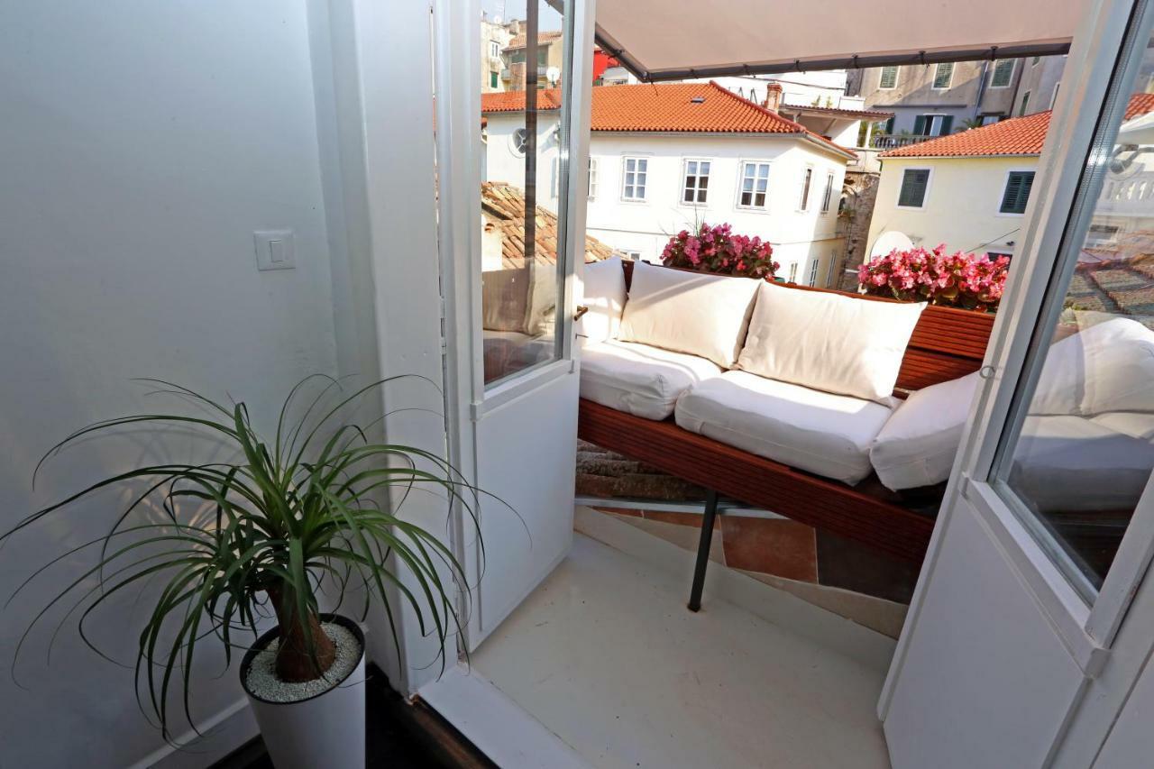 Swan Adriatic Apartment & Room Шибеник Экстерьер фото
